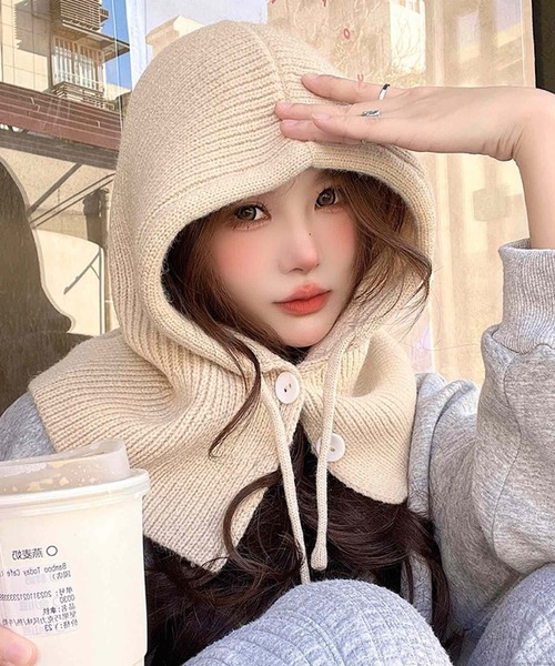 VIBGYOR（ヴィブジョー）の「pur chouchou/ボタン付き ニット バラクラバ P4405（ニットキャップ/ビーニー・レディース・アイボリー/グレイッシュベージュ/グレー/ブラック・FREE）」の2枚目の写真