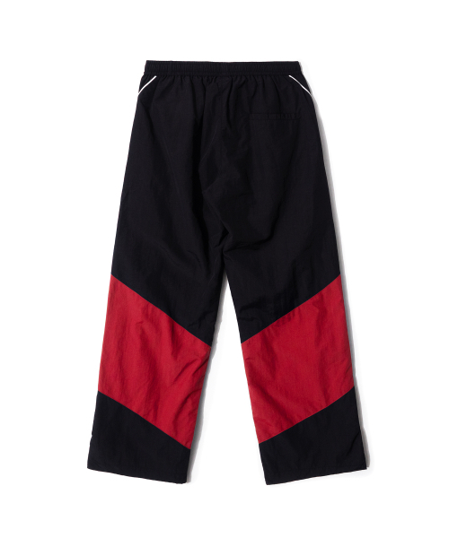 QT8 GARMENTS(キューティーエイトガーメント)の「LB Track Pants (Black/Red)(スウェットパンツ・レディース・その他・MEDIUM/LARGE/X-LARGE)」の3枚目の写真