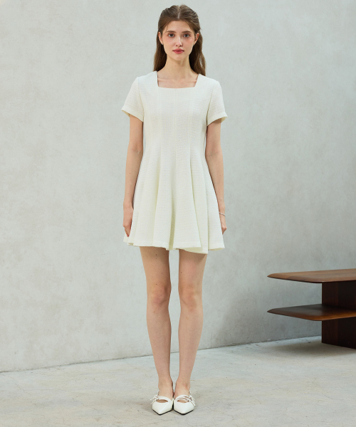 ARI(アリ)の「LANI TWEED DRESS / WHITE(ワンピース・レディース・ホワイト・SMALL/MEDIUM)」の2枚目の写真