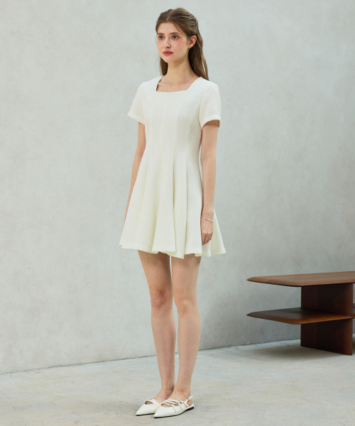 ARI(アリ)の「LANI TWEED DRESS / WHITE(ワンピース・レディース・ホワイト・SMALL/MEDIUM)」の3枚目の写真