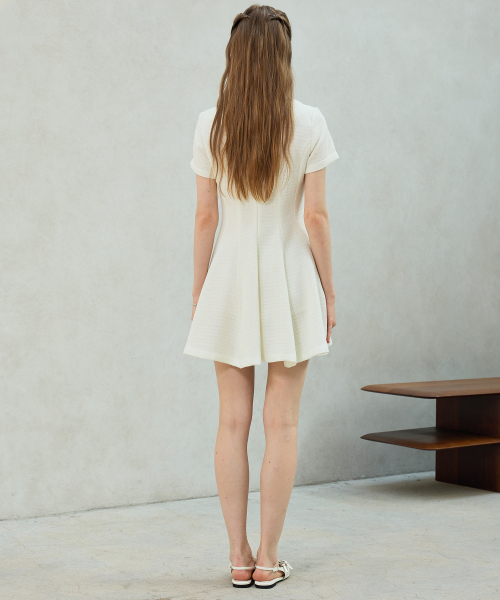 ARI(アリ)の「LANI TWEED DRESS / WHITE(ワンピース・レディース・ホワイト・SMALL/MEDIUM)」の4枚目の写真