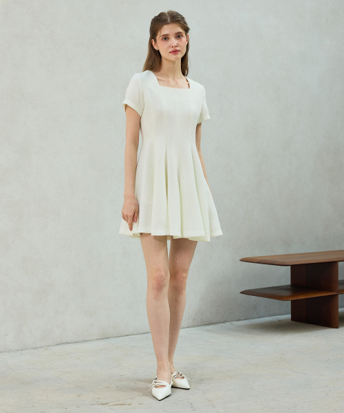 ARI(アリ)の「LANI TWEED DRESS / WHITE(ワンピース・レディース・ホワイト・SMALL/MEDIUM)」の5枚目の写真