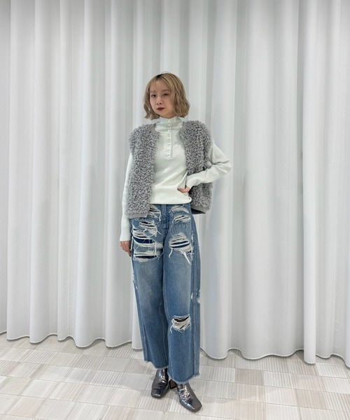 Ameri(アメリ)の「UND COMPACT BOA KNIT VEST(ベスト・レディース・ベージュ/ブラック/グレー・FREE)」の11枚目の写真
