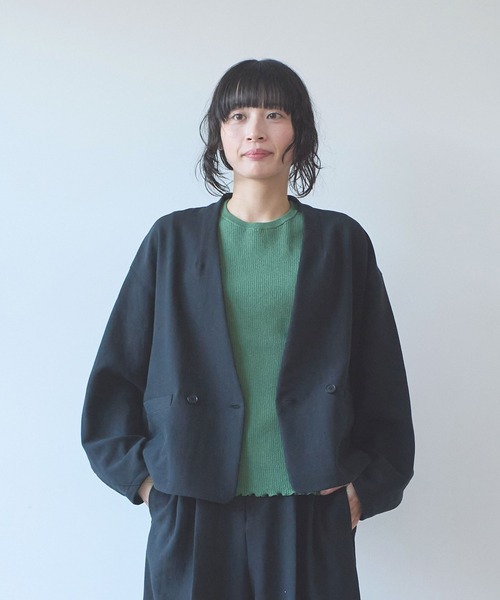 yuni(ユニ )の「△Linen/Polyester double cocoon short ジャケット(ノーカラージャケット・レディース・ブラウン/ブラック/アイボリー・FREE)」の3枚目の写真