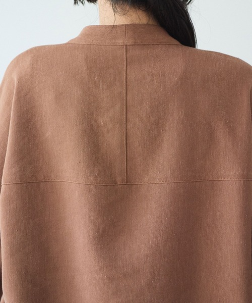 yuni(ユニ )の「Linen/Polyester double cocoon short ジャケット(ノーカラージャケット・レディース・ブラウン・FREE)」の10枚目の写真