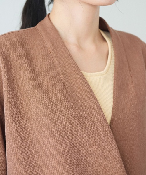 yuni(ユニ )の「Linen/Polyester double cocoon short ジャケット(ノーカラージャケット・レディース・ブラウン・FREE)」の11枚目の写真