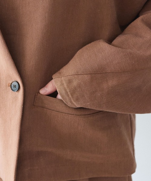 yuni(ユニ )の「Linen/Polyester double cocoon short ジャケット(ノーカラージャケット・レディース・ブラウン・FREE)」の14枚目の写真