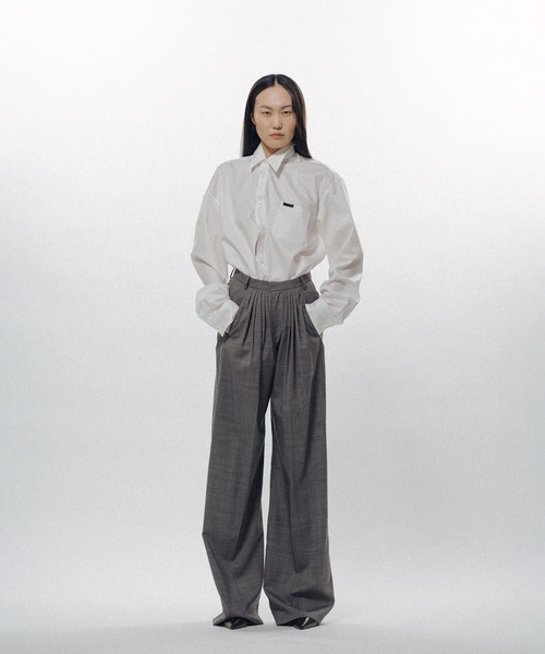 KEISUKEYOSHIDA（ケイスケヨシダ）の「Forward-Gathered Tuck Trousers（スラックス・レディース・ブラック/グレー・S/M/L）」の2枚目の写真