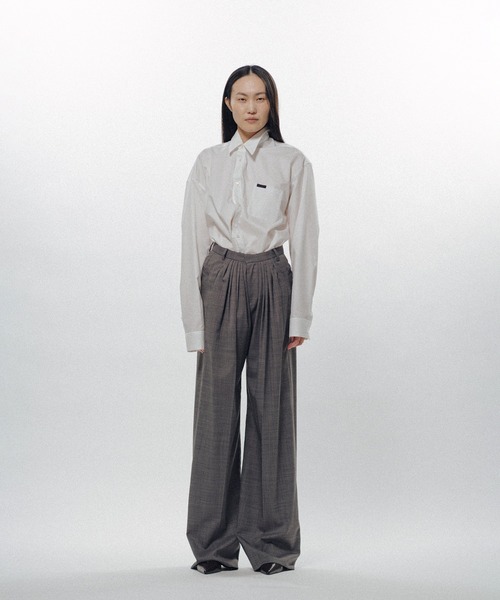 KEISUKEYOSHIDA（ケイスケヨシダ）の「Forward-Gathered Tuck Trousers（スラックス・レディース・ブラック/グレー・S/M/L）」の9枚目の写真