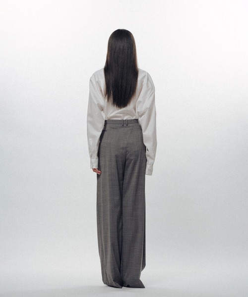 KEISUKEYOSHIDA（ケイスケヨシダ）の「Forward-Gathered Tuck Trousers（スラックス・レディース・ブラック/グレー・S/M/L）」の12枚目の写真