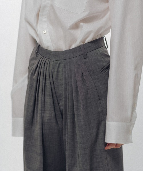 KEISUKEYOSHIDA（ケイスケヨシダ）の「Forward-Gathered Tuck Trousers（スラックス・レディース・ブラック/グレー・S/M/L）」の13枚目の写真