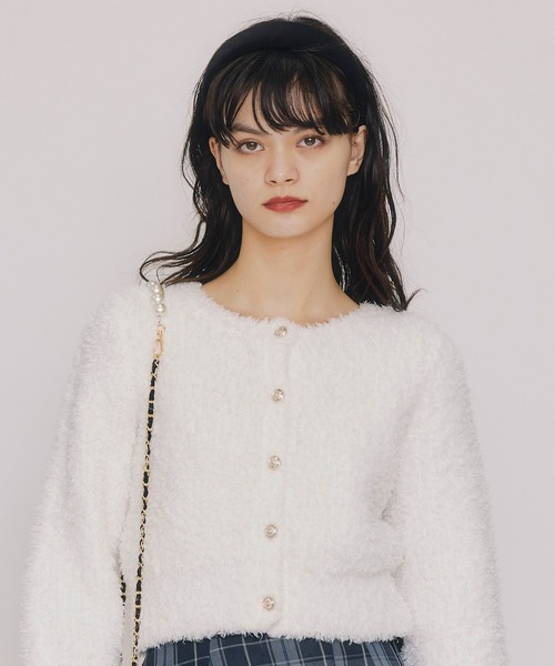 REDYAZEL（レディアゼル）の「フラッフィブークレシャギーニットカーディガン（カーディガン/ボレロ・レディース・ベージュ/オフホワイト/ブラック/サックスブルー・FREE）」の2枚目の写真