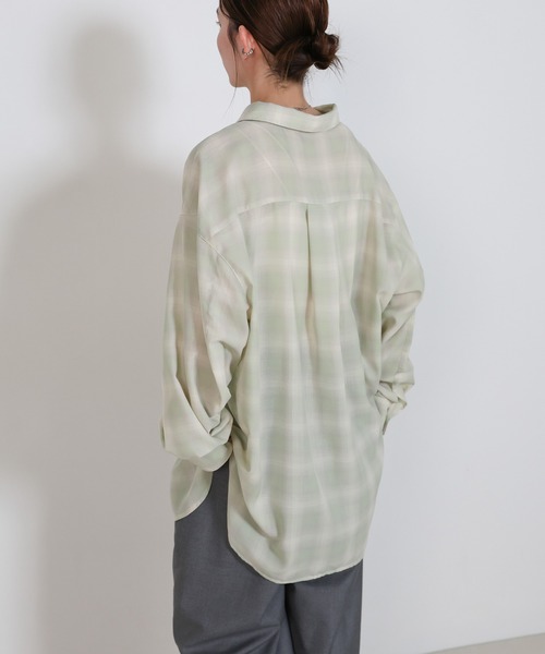 select MOCA（セレクトモカ）の「チェックシアーオーバーシャツ（シャツ/ブラウス・レディース・オフホワイト/カーキ/ブラック・FREE）」の16枚目の写真