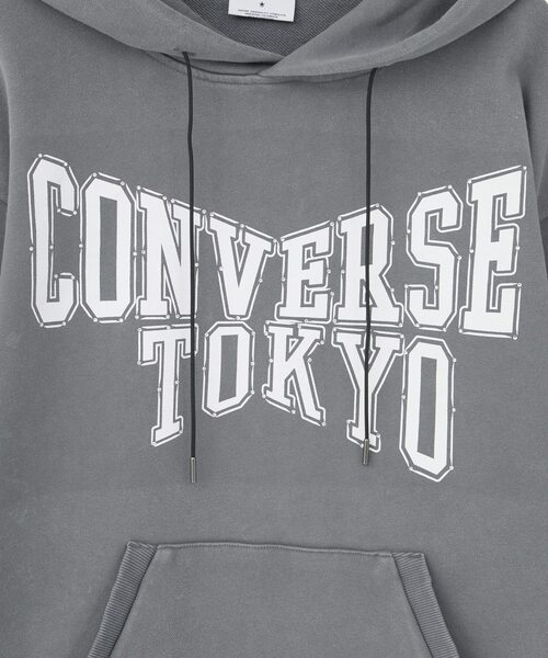 CONVERSE TOKYO(コンバーストウキョウ)の「LOGO PRINT HOTFIX HOODIE(パーカー・レディース・ブラック/グレー/サックスブルー・SMALL/MEDIUM)」の14枚目の写真