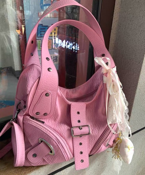 LA VORAGINE(ラ ヴォラジネ)の「レトロなデザインの定番ショルダーバッグ(ショルダーバッグ・レディース・ブラック/ピンク/ホワイト・FREE)」の6枚目の写真