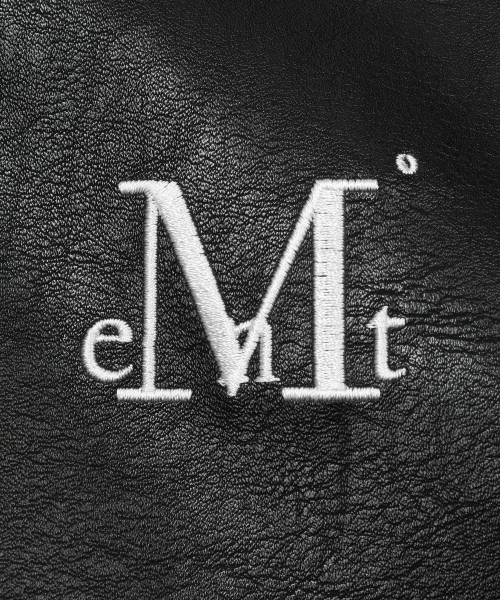 MUCENT（ムセント）の「ルードレザー ハイネックブルゾン レザー ジャケット 男女共用（ライダースジャケット・レディース・ブラック・FREE）」の4枚目の写真