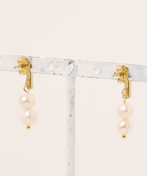 tone(トーン)の「【S.coeuf】【S.coeuf】ピアス メタルバー×淡水パール(MA)(ピアス(両耳用)・レディース・シルバー/ゴールド・FREE)」の5枚目の写真