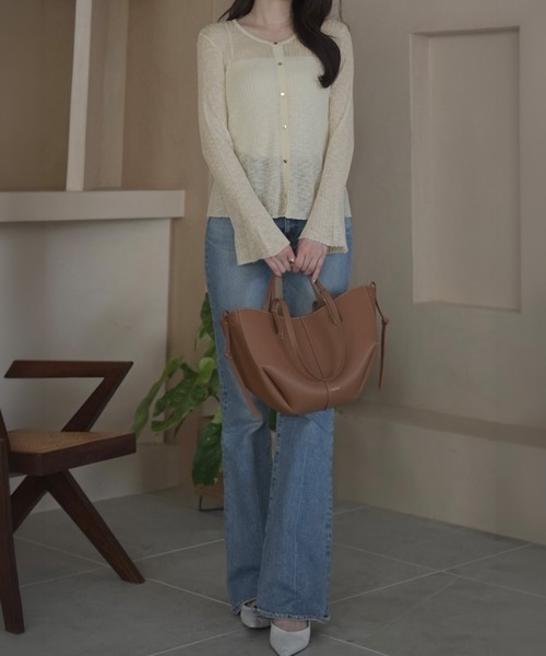 junoah(ジュノア)の「リブシアー金ボタンニットカーディガン(カーディガン/ボレロ・レディース・チャコール/アイボリー/ブラック・LARGE/MEDIUM)」の7枚目の写真