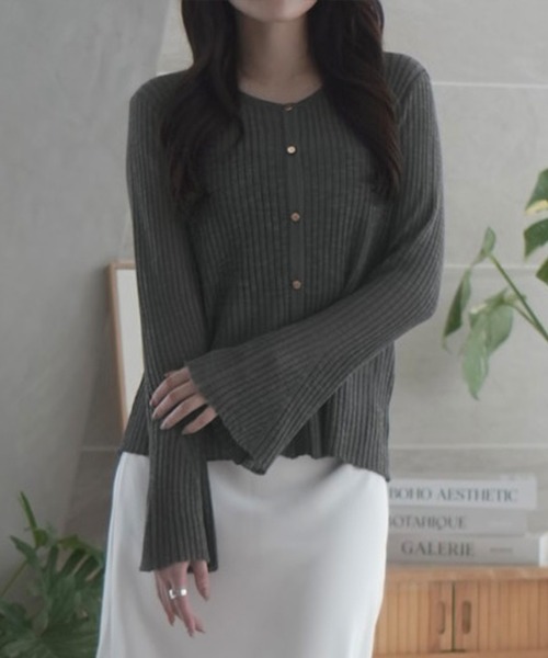 junoah(ジュノア)の「リブシアー金ボタンニットカーディガン(カーディガン/ボレロ・レディース・チャコール/アイボリー/ブラック・LARGE/MEDIUM)」の15枚目の写真