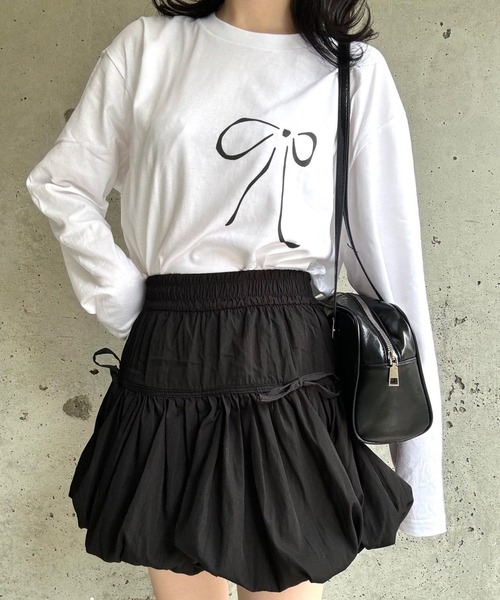 etta(エタ)の「バレエコアリボンプリントロンT/長袖Tシャツ(Tシャツ/カットソー・レディース・ホワイト・MEDIUM/LARGE)」の1枚目の写真