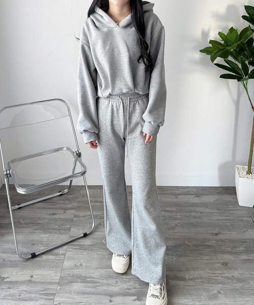 Dewlily(デューリリー)の「裏起毛であったか◎すっきり見える美脚ボトム♪ スウェットフレアパンツ(スウェットパンツ・レディース・グレー/ホワイト/ブラック/ダークグレー・S/M/L)」の19枚目の写真