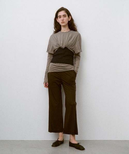 UNFIL（アンフィル）の「UNFIL アンフィル / twisted cotton sheer jersey long sleeve Tee ツイストコットンシアージャージーロングスリーブTシャツ / WXSP-UW121（Tシャツ/カットソー・レディース・アッシュグレー/ダークブラウン/ベージュ系その他・1）」の4枚目の写真