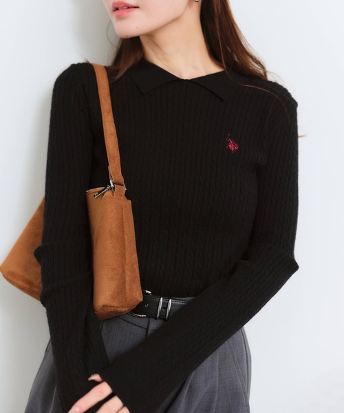 U.S. POLO ASSN.(ユーエスポロアッスン)の「【U.S. POLO ASSN./ユーエスポロアッスン】ワンポイントロゴ刺繍 ステンカラー ケーブルニット(ニット/セーター・レディース・イエロー/アイボリー/ブラック/サックスブルー・L/M/LL)」の2枚目の写真