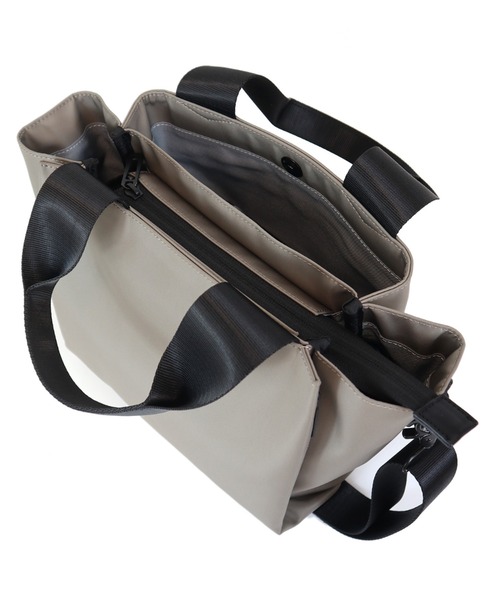 Un coeur(アンクール)の「【Un coeur/アンクール】2WAY SQUARE TOTE / ツーウェイ スクエア トート RUI / K905066(トートバッグ・メンズ・ブラウン/グレイッシュベージュ/ブラック/グレー・FREE)」の7枚目の写真