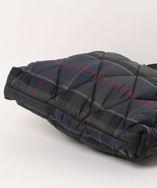 Barbour(バブアー)の「【Barbour】barbour tartan arlene quilted tote bag / LBA0554(トートバッグ・レディース・マルチ・FREE)」の3枚目の写真