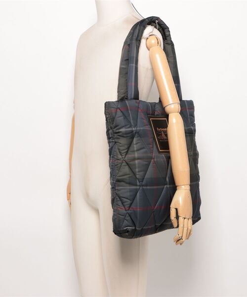 Barbour(バブアー)の「【Barbour】barbour tartan arlene quilted tote bag / LBA0554(トートバッグ・レディース・マルチ・FREE)」の5枚目の写真