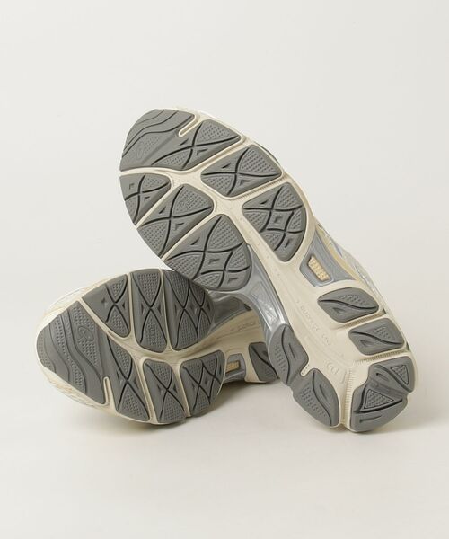 ASICS(アシックス)の「GEL-CUMULUS 16 / ゲルキュムラス 16(スニーカー・レディース・アイボリー・25/26.5/27.5/26/29/27/25.5/23.5/24/23/28/28.5/24.5)」の10枚目の写真