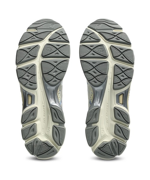 ASICS(アシックス)の「GEL-CUMULUS 16 / ゲルキュムラス 16(スニーカー・レディース・アイボリー・25/26.5/27.5/26/29/27/25.5/23.5/24/23/28/28.5/24.5)」の7枚目の写真