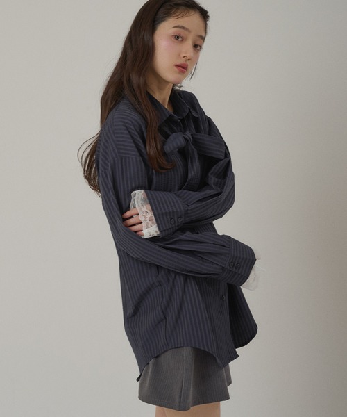 MUHET(ミュエータ)の「multiway ribbon tie lace shirt / マルチウェイレース付きリボンシャツ(シャツ/ブラウス・レディース・ベージュ/ネイビー/ピンク/ライトブルー・FREE)」の11枚目の写真