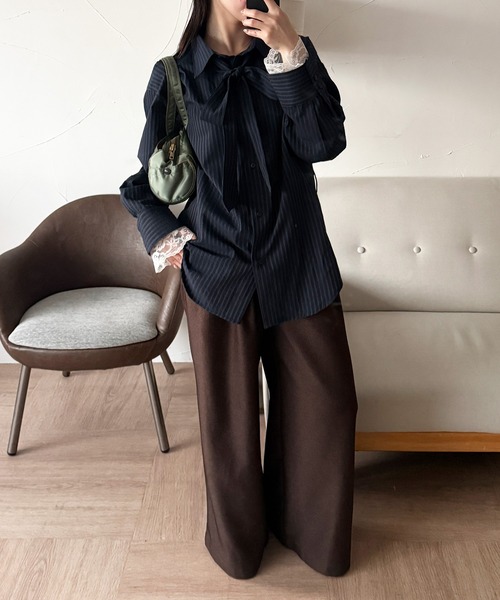 MUHET(ミュエータ)の「multiway ribbon tie lace shirt / マルチウェイレース付きリボンシャツ(シャツ/ブラウス・レディース・ベージュ/ネイビー/ピンク/ライトブルー・FREE)」の8枚目の写真