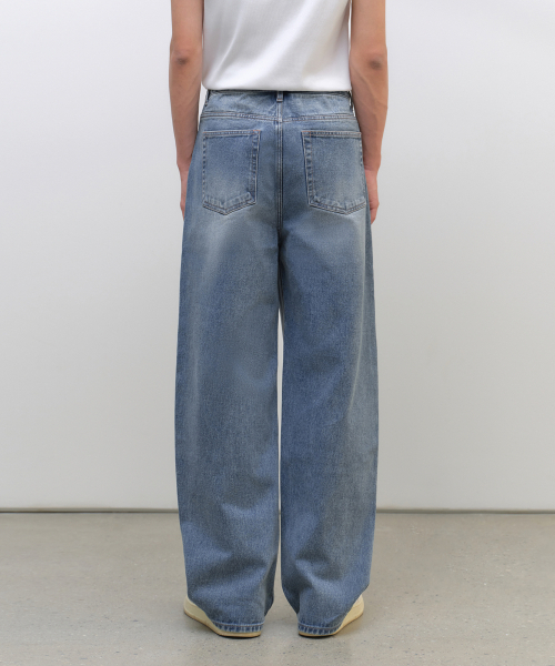 MUSINSA STANDARD（ムシンサスタンダード）の「ワンタックワイドデニムパンツ [ライトインディゴ]（デニムパンツ・メンズ・その他・26/27/28/29/30/31/32/33/34/36/38/40/42）」の3枚目の写真