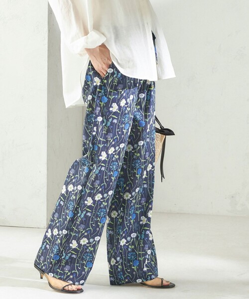 LIBERTY(リバティー)の「〈手洗い可能〉LIBERTY プリント パンツ(その他パンツ・レディース・ダークブルー/オフホワイト・ONE SIZE)」の1枚目の写真