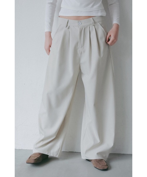 ANF.MUU（アンフムー）の「ストレッチカーブパンツ（その他パンツ・レディース・アイボリー/ブラック・MEDIUM/LARGE）」の3枚目の写真