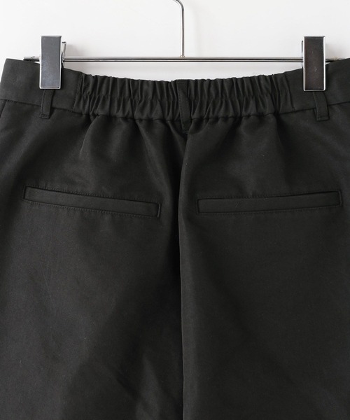 LOWRYS FARM（ローリーズファーム）の「チノタックハーフパンツ 637560（その他パンツ・レディース・ベージュ/ブラック・LARGE/MEDIUM）」の9枚目の写真