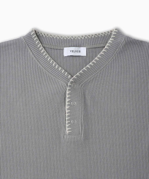 VELNUS(ベルナス)の「【VELNUS】Quick-Dry & Anti-Bacterial Deodorant Hand-Stitch V-Neck Waffle Henley Short-Sleeve T-Shirt/〈吸水速乾・抗菌防臭〉ハンドステッチVネックワッフルヘンリーネック半袖Tシャツ(Tシャツ/カットソー・メンズ・ネイビー/グレー・S/L/M)」の19枚目の写真
