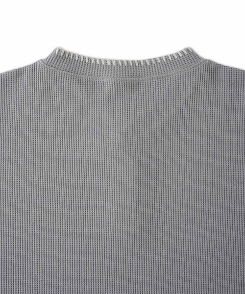 VELNUS(ベルナス)の「【VELNUS】Quick-Dry & Anti-Bacterial Deodorant Hand-Stitch V-Neck Waffle Henley Short-Sleeve T-Shirt/〈吸水速乾・抗菌防臭〉ハンドステッチVネックワッフルヘンリーネック半袖Tシャツ(Tシャツ/カットソー・メンズ・ネイビー/グレー・S/L/M)」の20枚目の写真