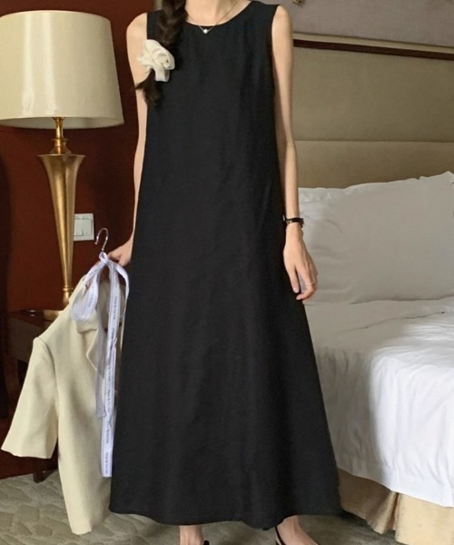 Flugge(フラッジー)の「バックスリットノースリーブワンピ(ワンピース・レディース・アイボリー/ブラック・MEDIUM/LARGE)」の6枚目の写真
