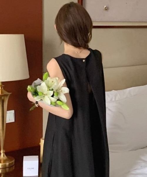 Flugge(フラッジー)の「バックスリットノースリーブワンピ(ワンピース・レディース・アイボリー/ブラック・MEDIUM/LARGE)」の8枚目の写真