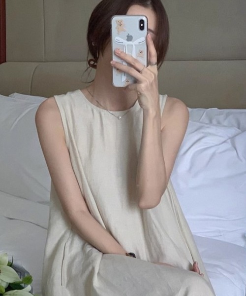 Flugge(フラッジー)の「バックスリットノースリーブワンピ(ワンピース・レディース・アイボリー/ブラック・MEDIUM/LARGE)」の11枚目の写真