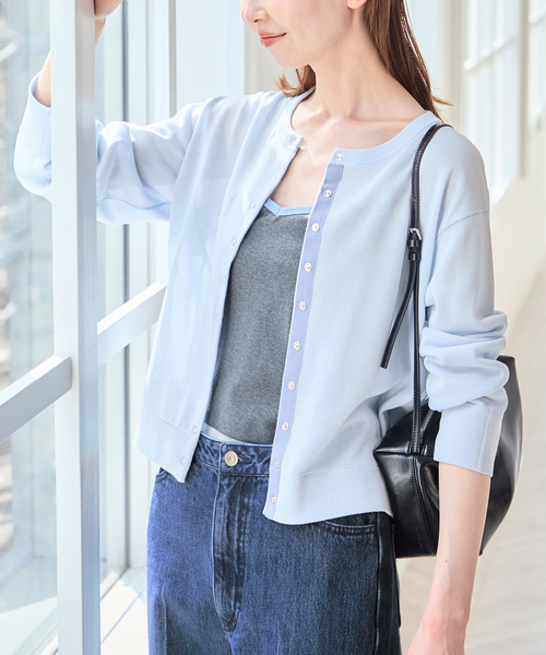 U by SPICK&SPAN（ユーバイスピックアンドスパン）の「ウォッシャブルドットボタンニットカーディガン（カーディガン/ボレロ・レディース・ホワイト/ブラウン/サックスブルー・FREE）」の3枚目の写真