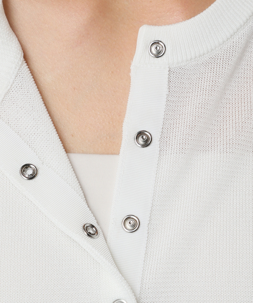 U by SPICK&SPAN(ユーバイスピックアンドスパン)の「ウォッシャブルドットボタンニットカーディガン(カーディガン/ボレロ・レディース・ホワイト/ブラウン/サックスブルー・FREE)」の4枚目の写真