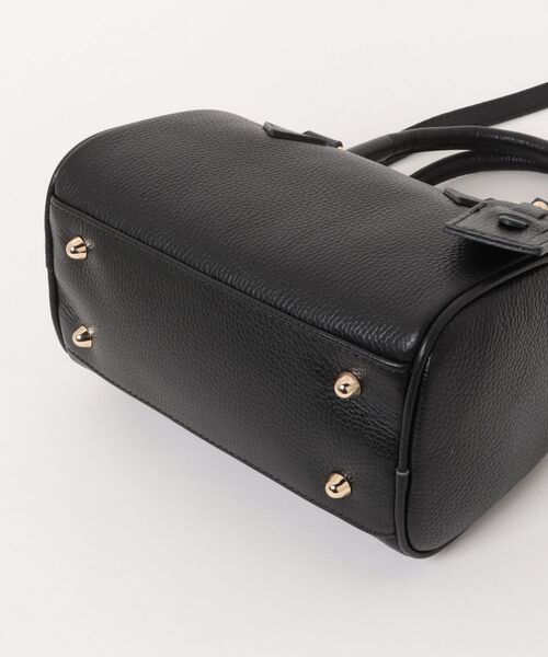 AULENTTI（オウレンティ）の「【AULENTTI】キーリング付 レザーボストンバッグ LB-85848-DO（ボストンバッグ・レディース・ブラック/ブラウン・FREE）」の4枚目の写真