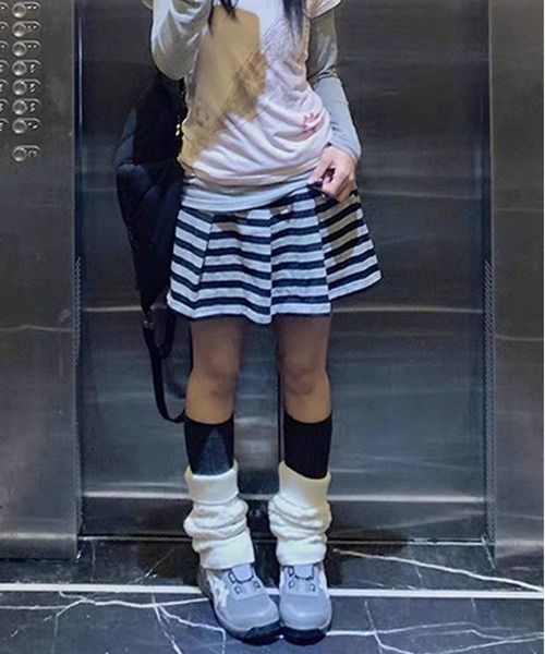 AsheKsha(アシクシャ)の「ストライプのミニスカート--一着で様々な着こなし(スカート・レディース・ダークグレー・M)」の16枚目の写真