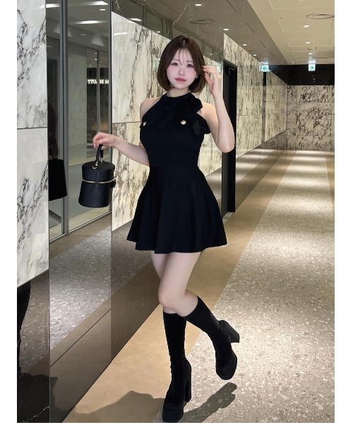 Darich（ダーリッチ）の「ネックリボンプリーツニットミニワンピース