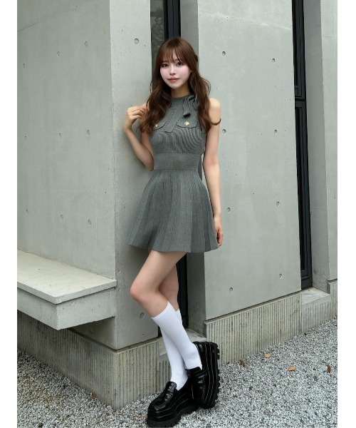 Darich（ダーリッチ）の「ネックリボンプリーツニットミニワンピース