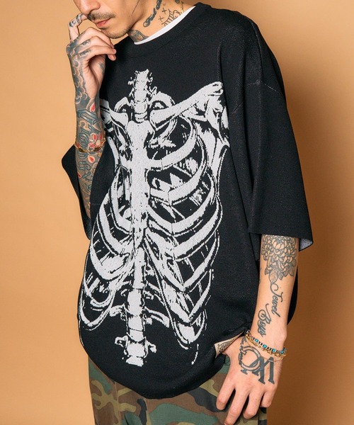 Subciety(サブサエティ)の「Patterned knit tee(ニット/セーター・メンズ・ブラック系その他/ブラック/ブラック系その他2/レオパード・MEDIUM/LARGE/X-LARGE)」の2枚目の写真